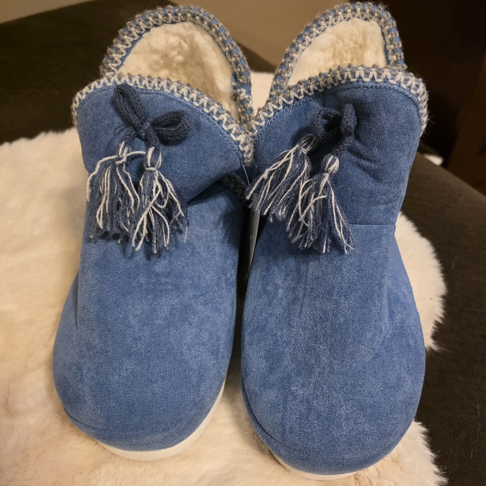 Cozy Blue Tassel Women's Slippers NWT